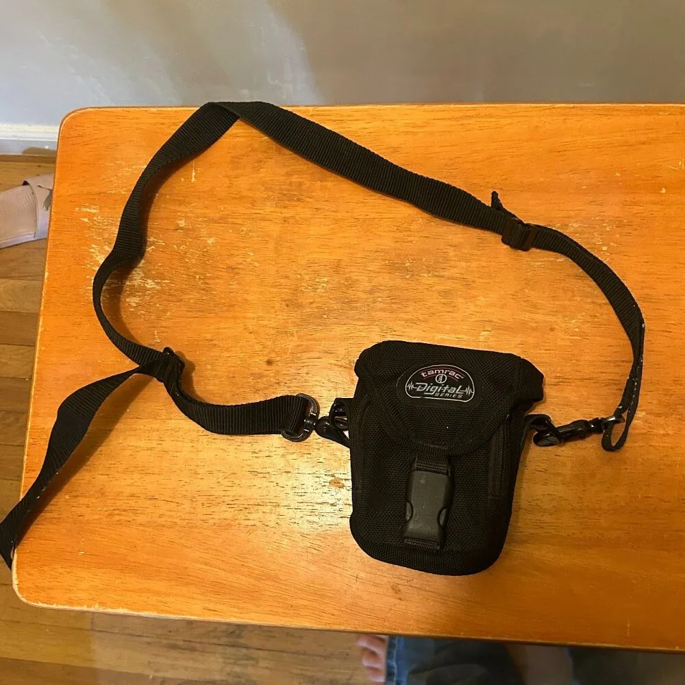 Tamrac Digital Series 5693 Black Camera Carrying Case Bag With Strap